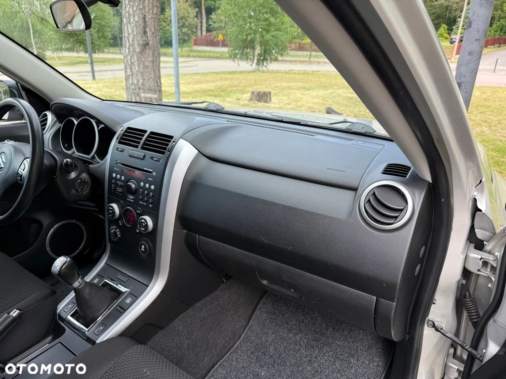 Suzuki Grand Vitara - 24