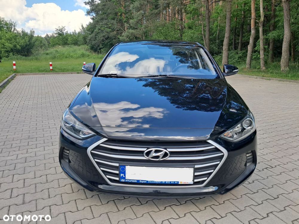 Hyundai Elantra 1.6 Classic Plus - 4