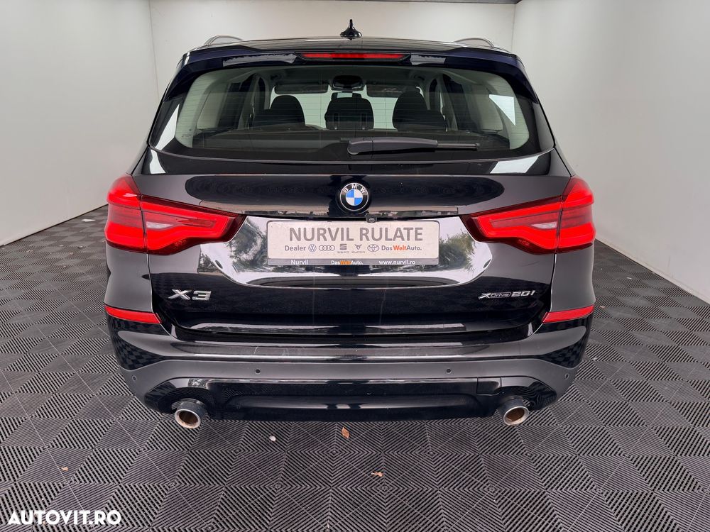 BMW X3 xDrive20i AT - 4