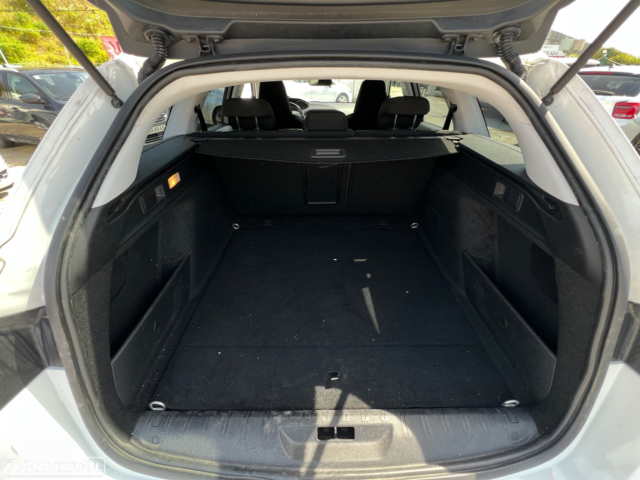 Peugeot 308 SW 1.6 BlueHDi Style - 11