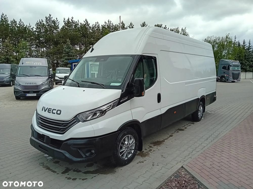 Iveco DAILY 35S18HA8V L4H3 18m3 3.0 180KM - 2