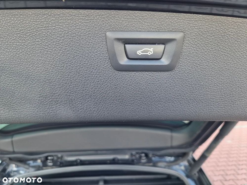 BMW Seria 3 320d xDrive M Sport - 24