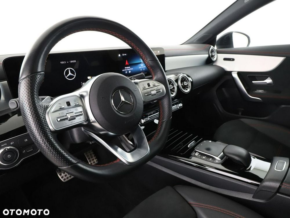 Mercedes-Benz CLA 250 e 8G-DCT AMG Line - 16