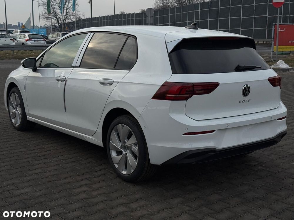 Volkswagen Golf - 6