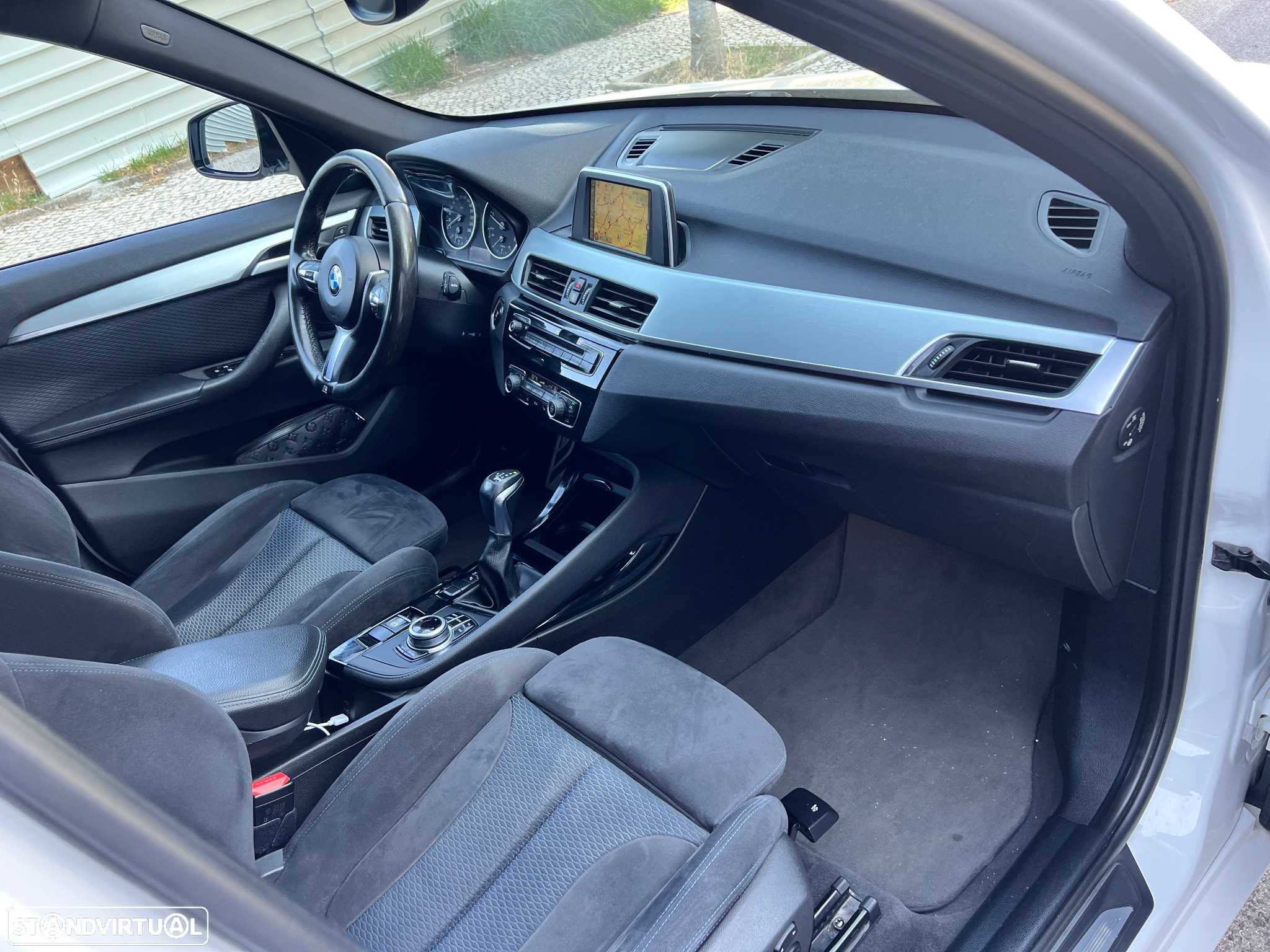 BMW X1 18 d sDrive Auto Pack M - 18