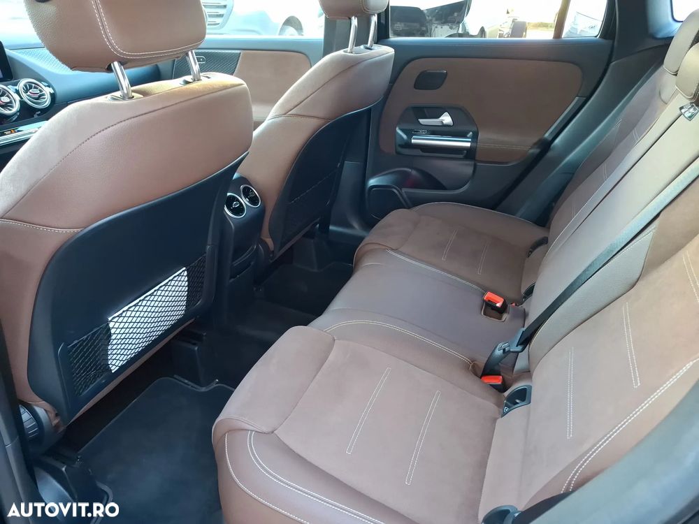 Mercedes-Benz GLA 220 4MATIC MHEV - 16