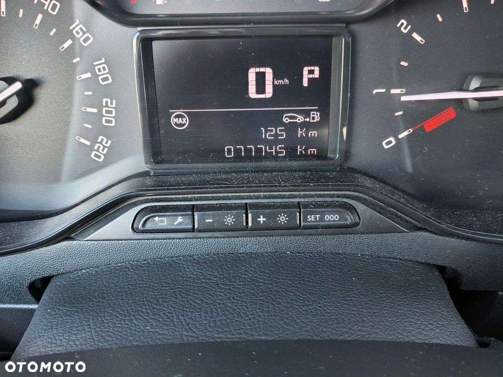Citroën C3 1.2 PureTech Shine EAT6 - 27