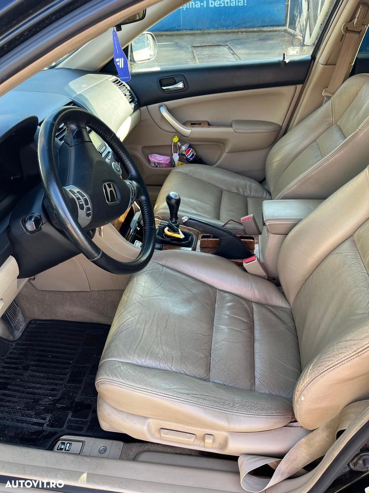 Honda Accord 2.0 i 4 Door ES - 2