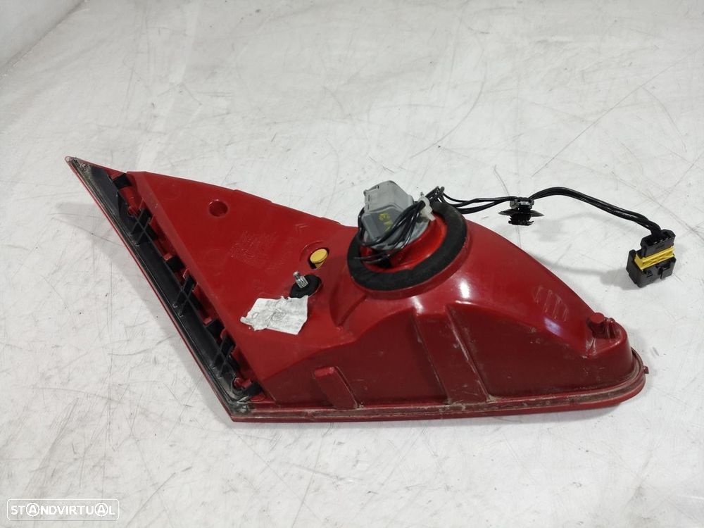 FAROLIM TRASEIRO DIREITO INTERIOR PEUGEOT 307 CC 2005 -6351S3 - 2