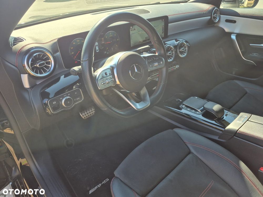 Mercedes-Benz CLA 180 d 7G-DCT AMG Line - 9