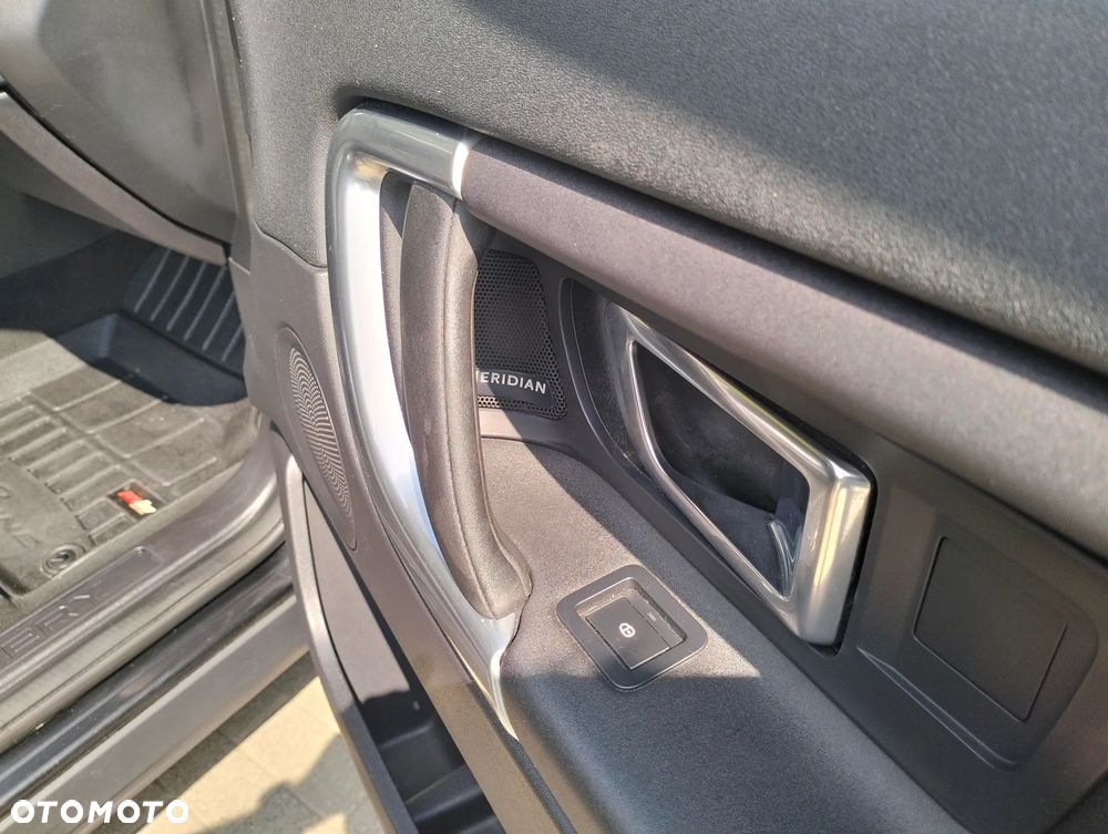 Land Rover Discovery Sport - 17