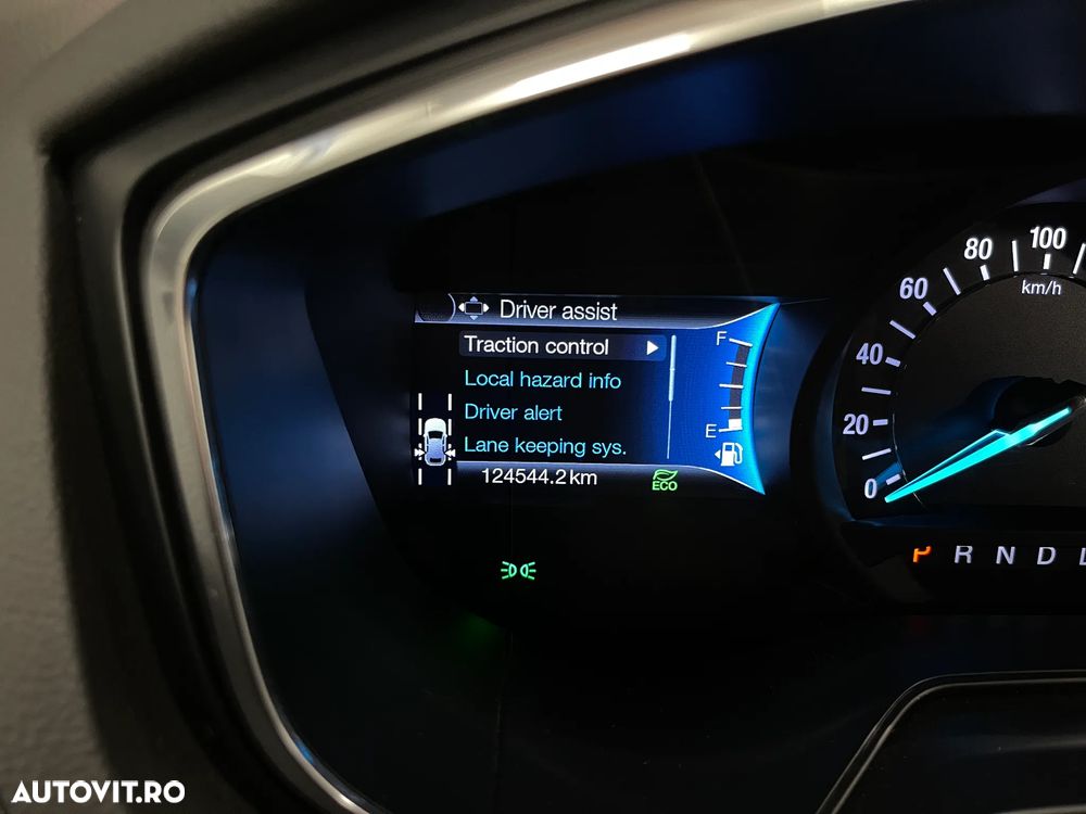 Ford Mondeo 2.0 HEV Titanium - 24