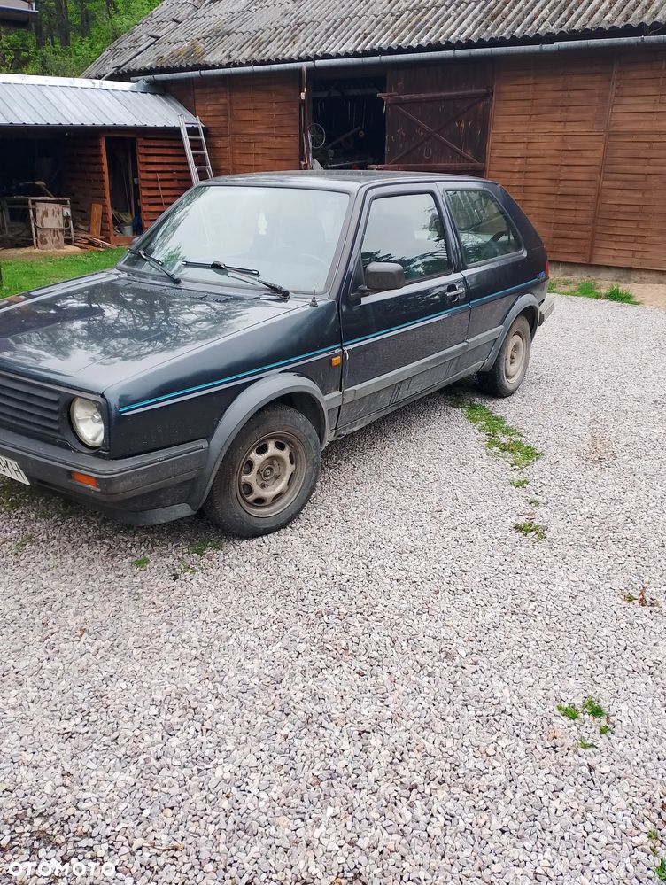 Volkswagen Golf - 2
