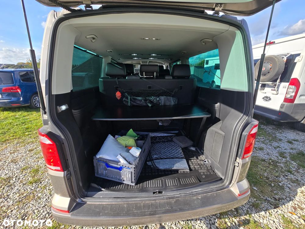 Volkswagen Multivan - 13