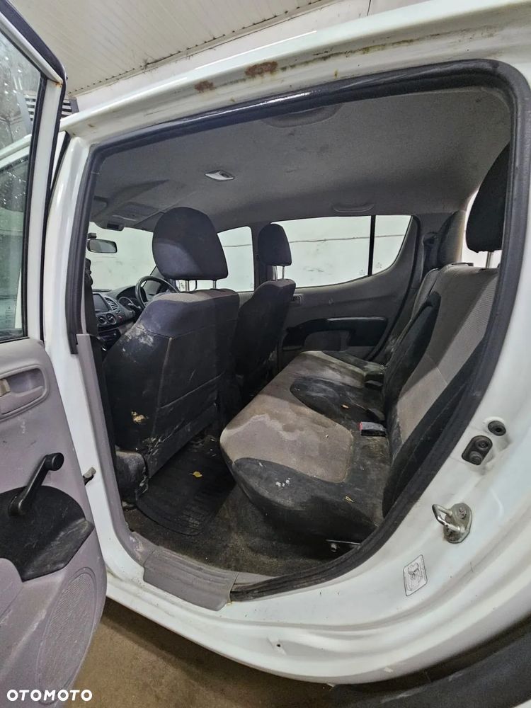 Mitsubishi L200 - 10