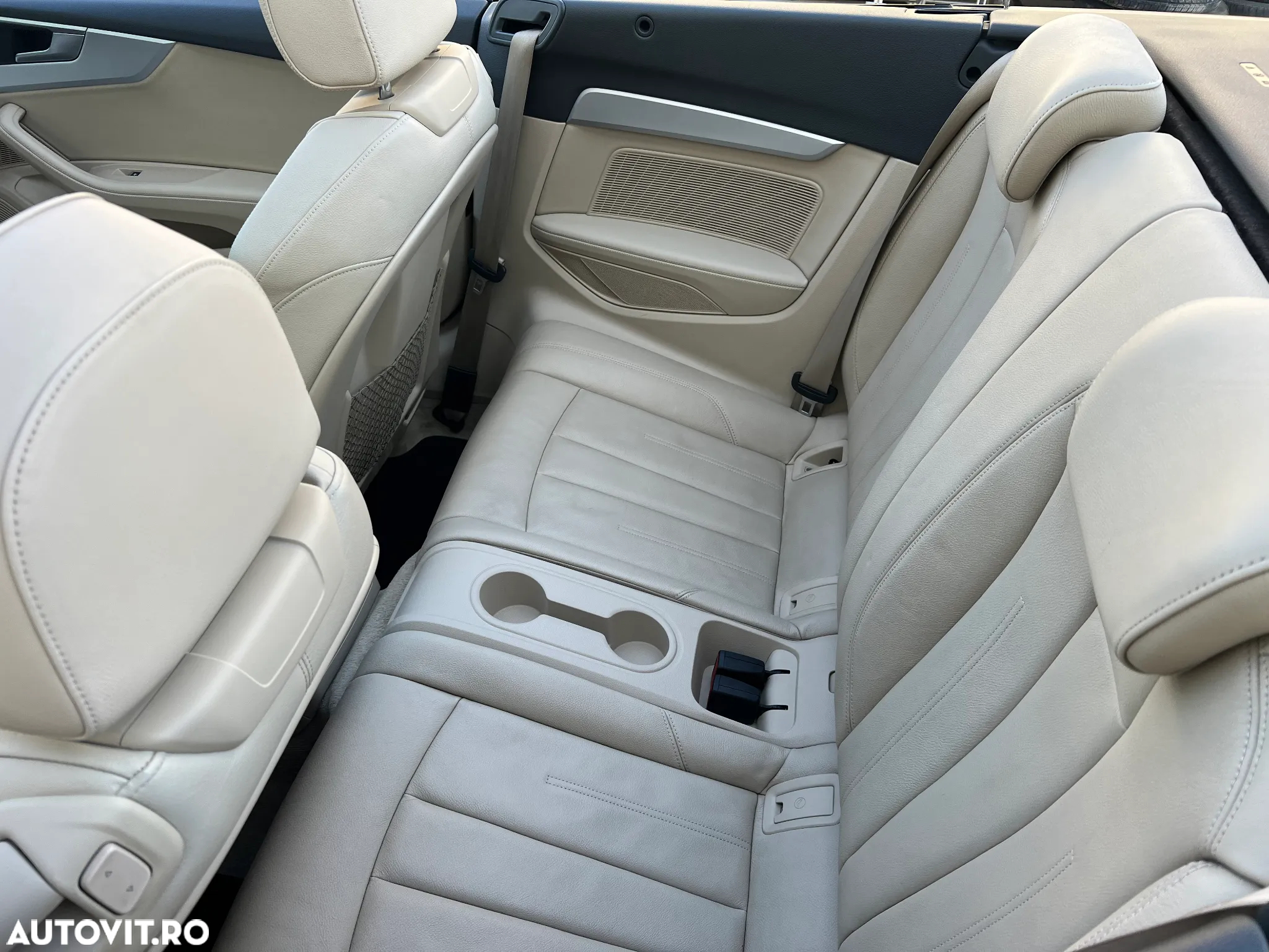 Audi A5 Cabrio 3.0 TDI quattro Stronic Design - 10