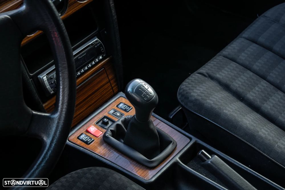 Mercedes-Benz W201 (1982-1993) 190 E 1.8 - 21