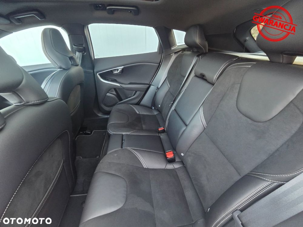 Volvo V40 - 24