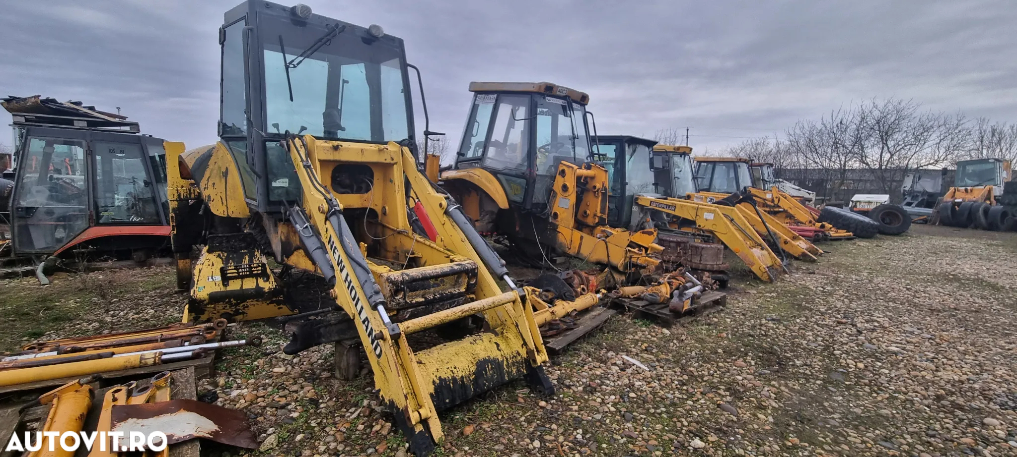 dezmembrez buldoexcavatoare JCB, MF, FERMEC, TEREX, NEW HOLLAND, FIAT HITACHI - 4