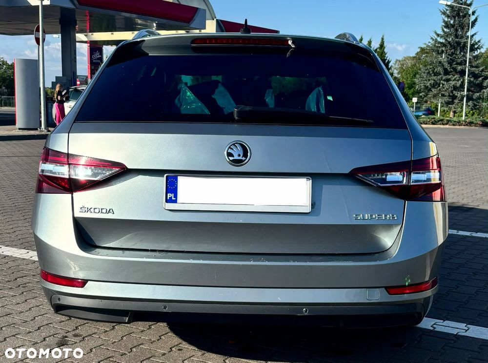 Skoda Superb 2.0 TDI Ambition - 8