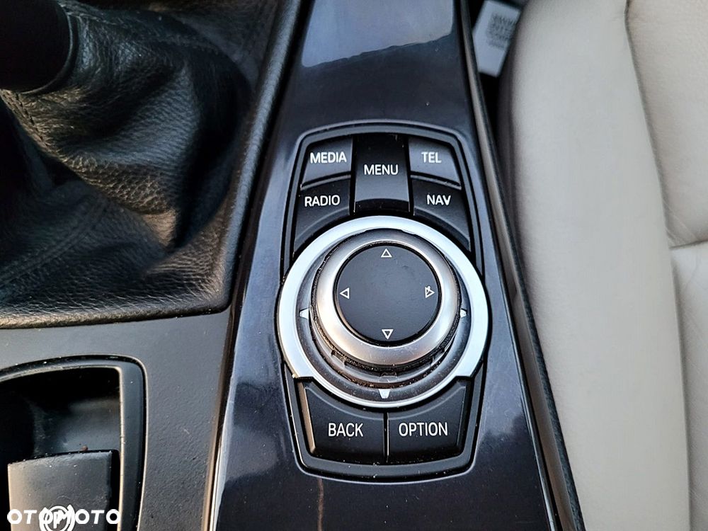 BMW Seria 5 520d Luxury Line - 25