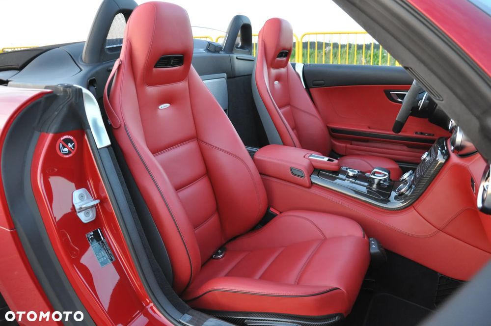 Mercedes-Benz SLS - 32