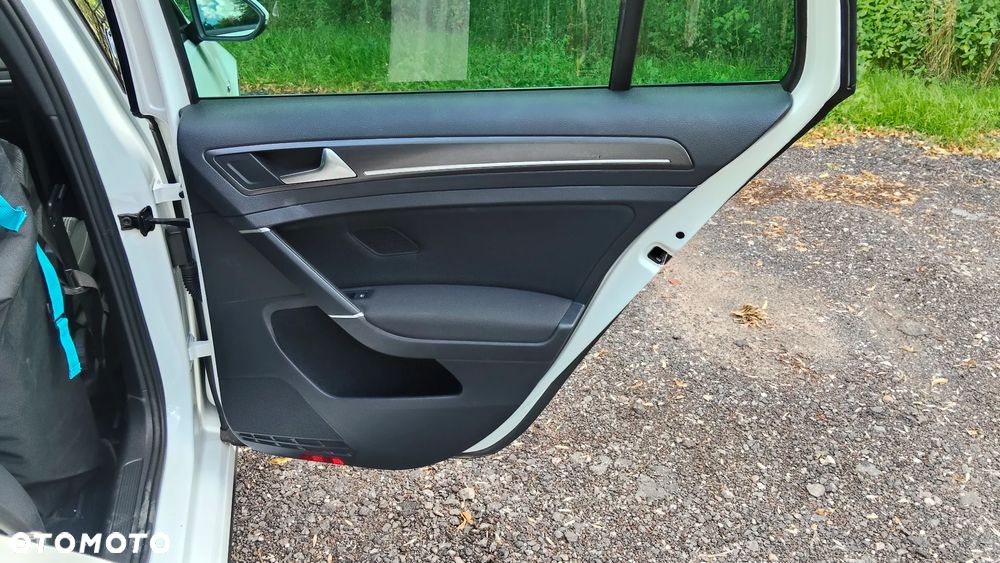 Volkswagen Golf - 12