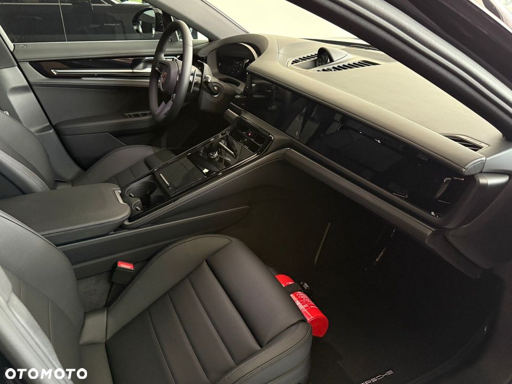 Porsche Panamera - 25