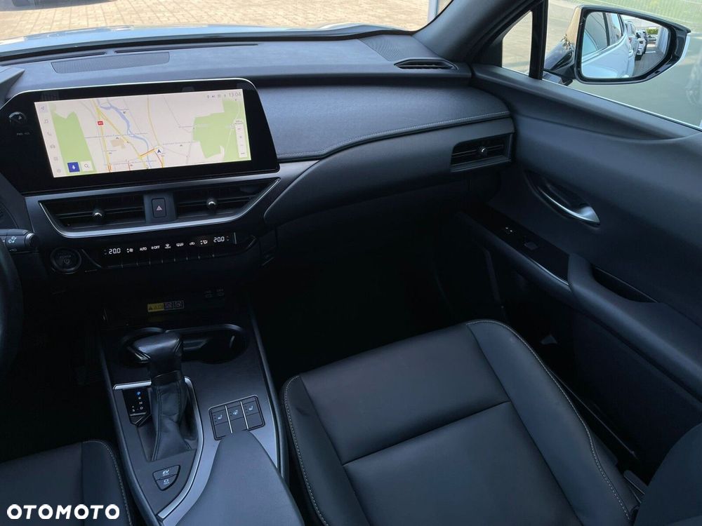 Lexus UX - 16
