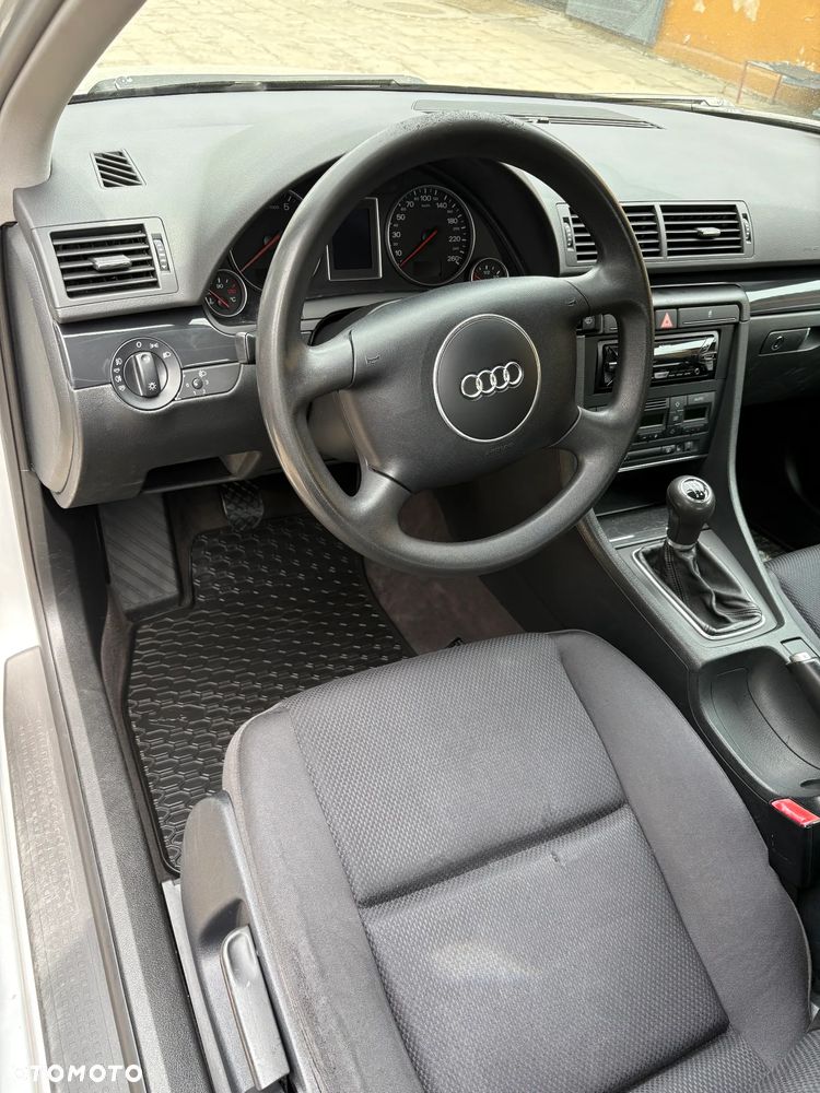Audi A4 Limousine - 21