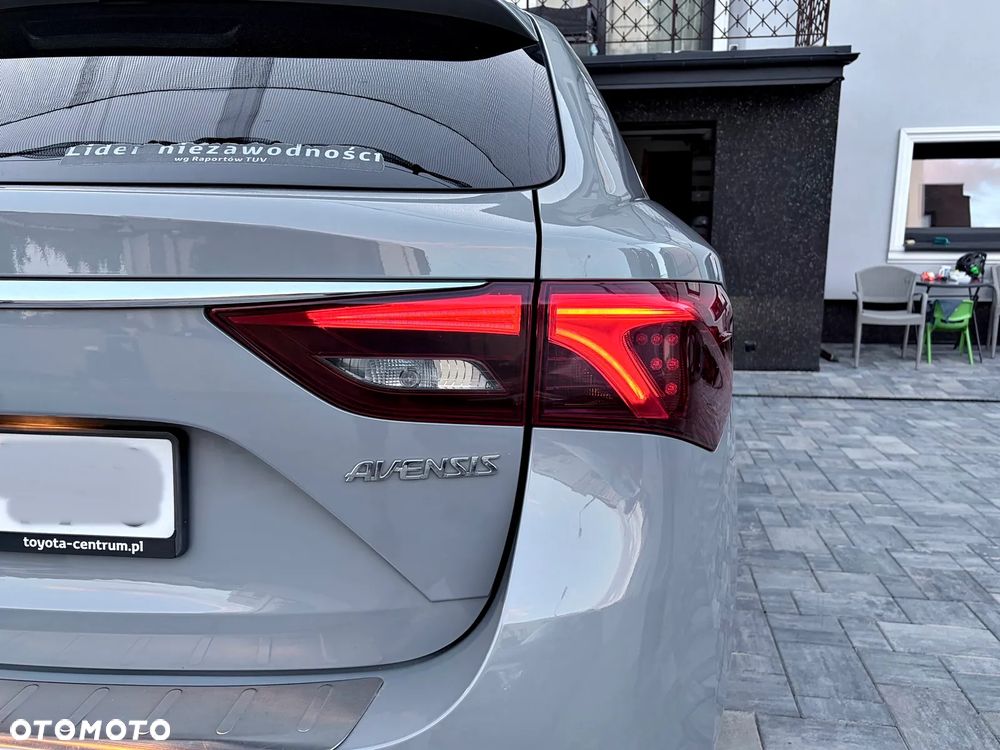 Toyota Avensis 1.8 Premium - 19