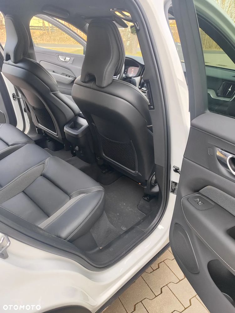 Volvo XC 60 T4 R-Design - 14