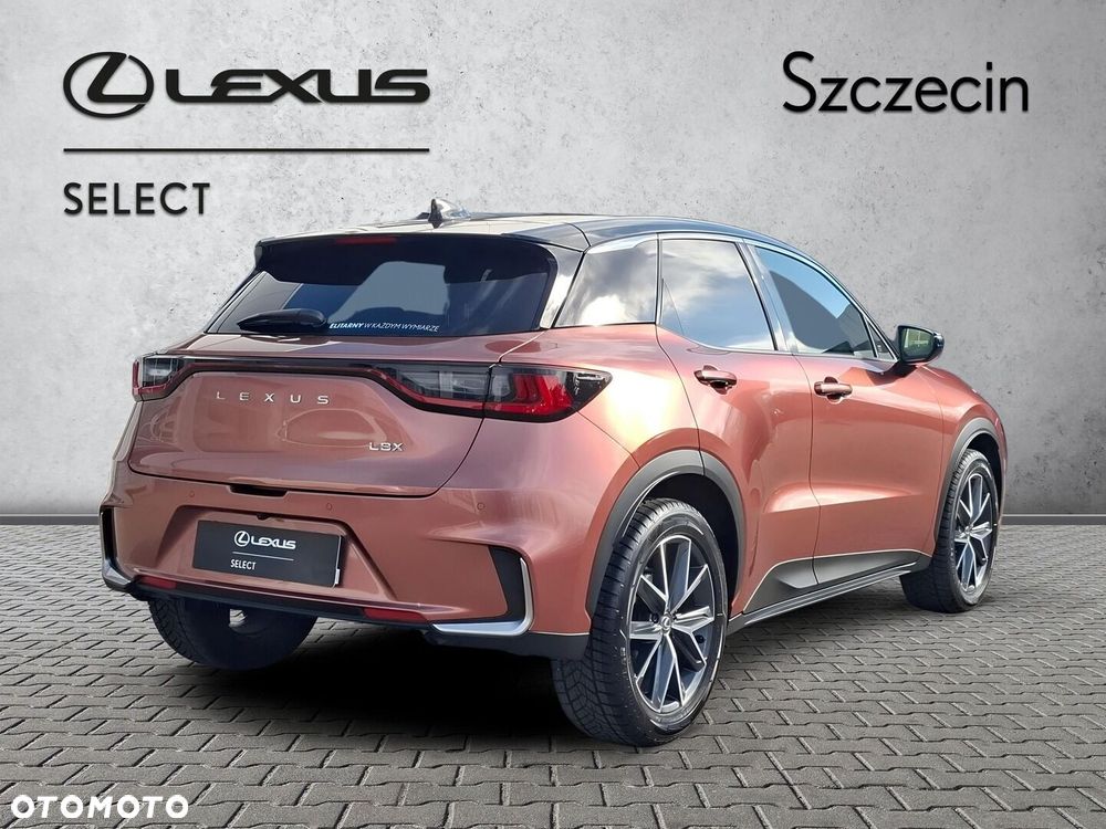Lexus LBX 1.5 Hybrid Emotion - 5