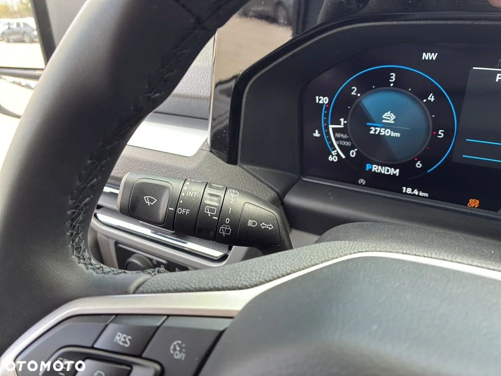 Volkswagen Caravelle - 25