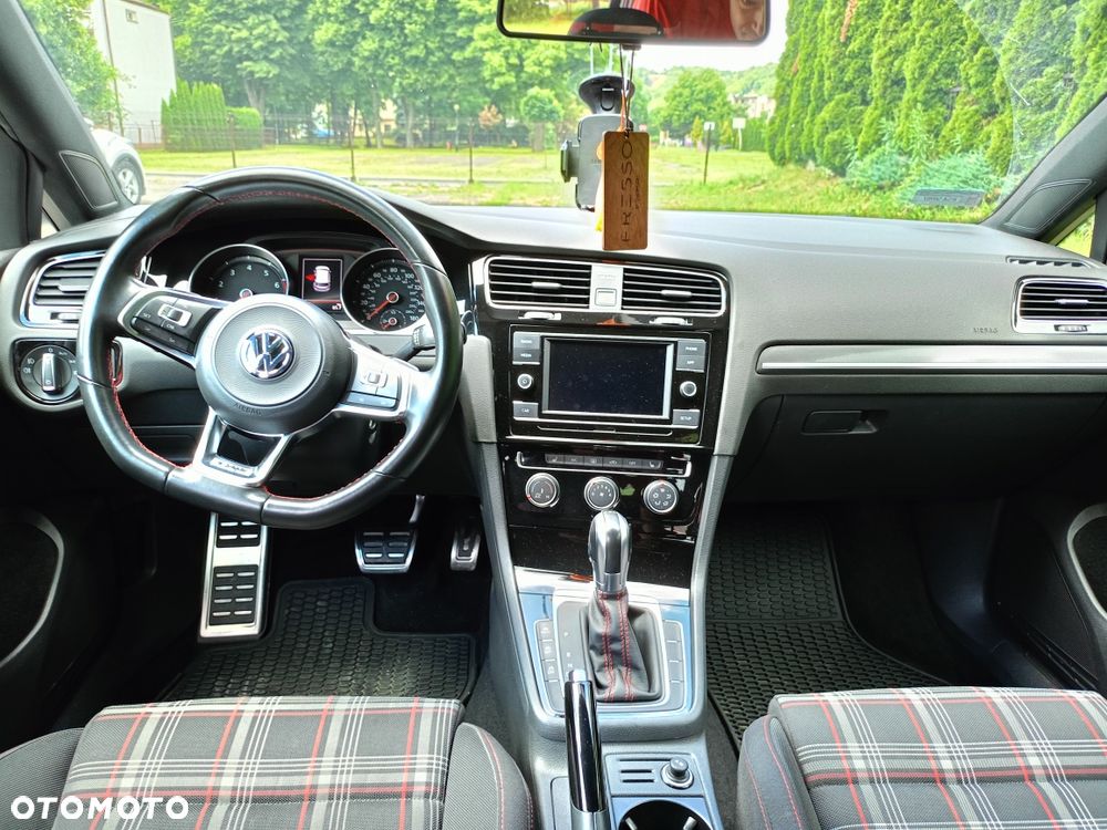 Volkswagen Golf - 7