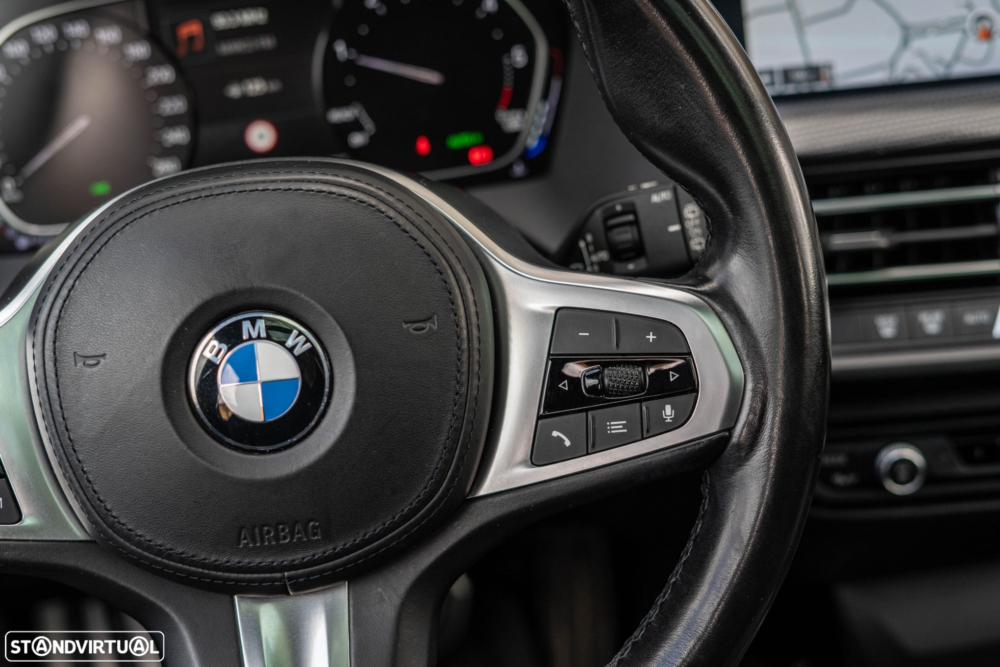 BMW 116 d Pack Desportivo M Auto - 11