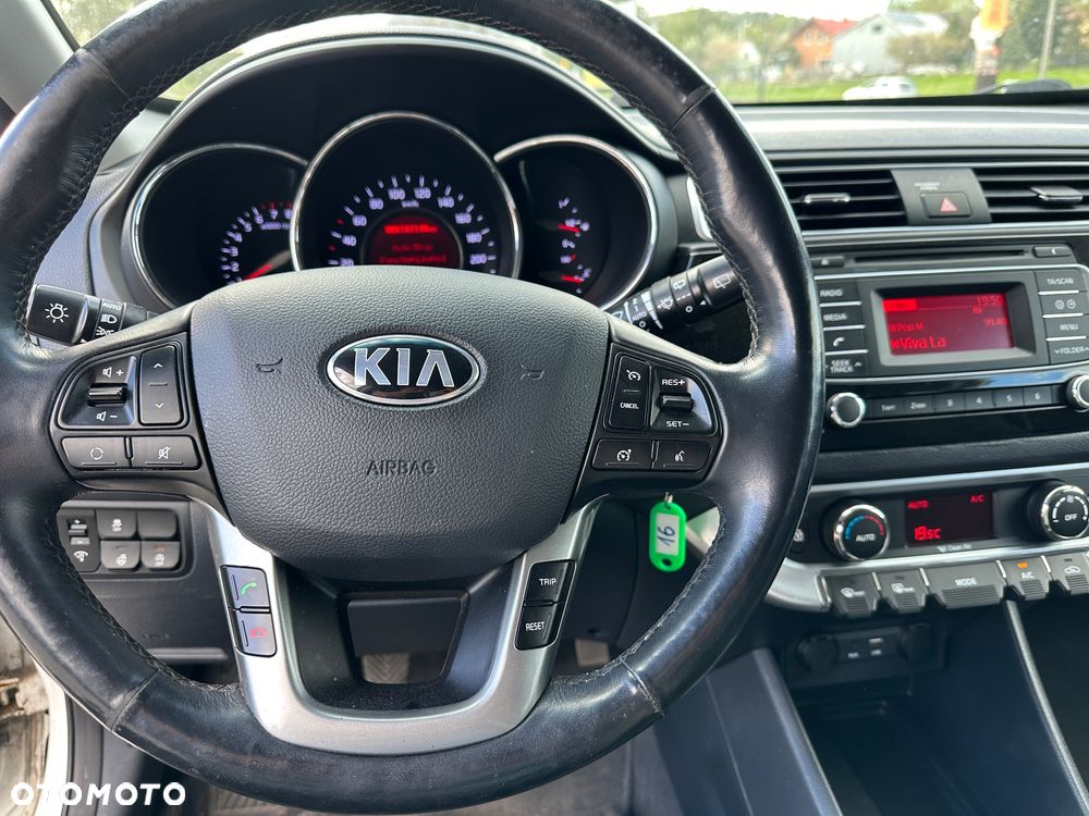 Kia Rio - 15