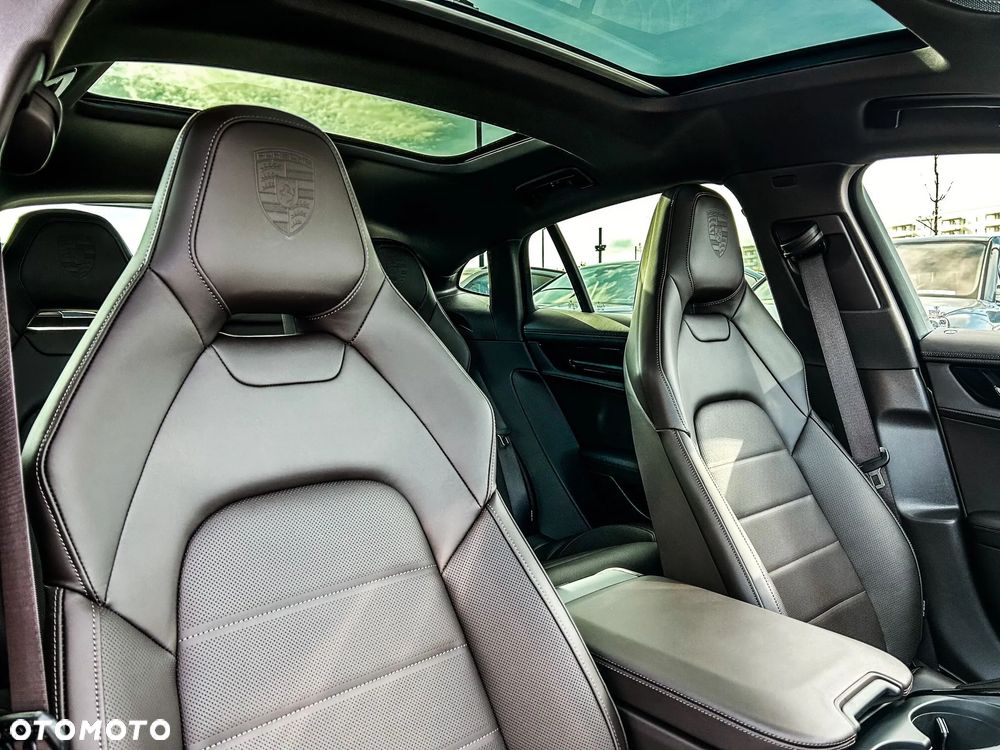 Porsche Panamera 4 E-Hybrid PHEV - 11