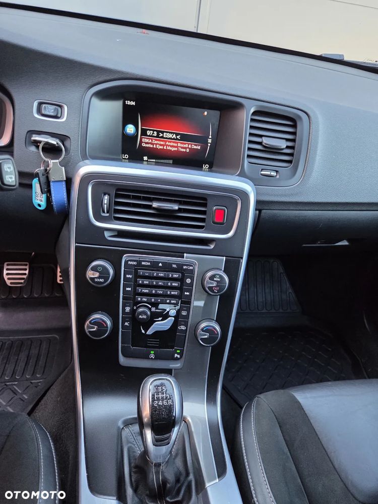 Volvo V60 D4 Drive-E R-Design Summum - 23