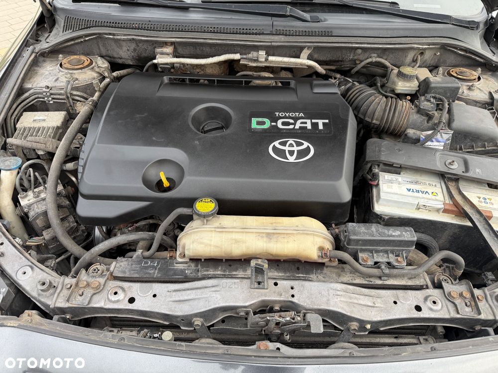 Toyota Avensis 2.2 D-CAT Team - 19