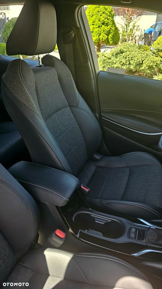 Toyota Corolla 1.8 Hybrid Active - 12