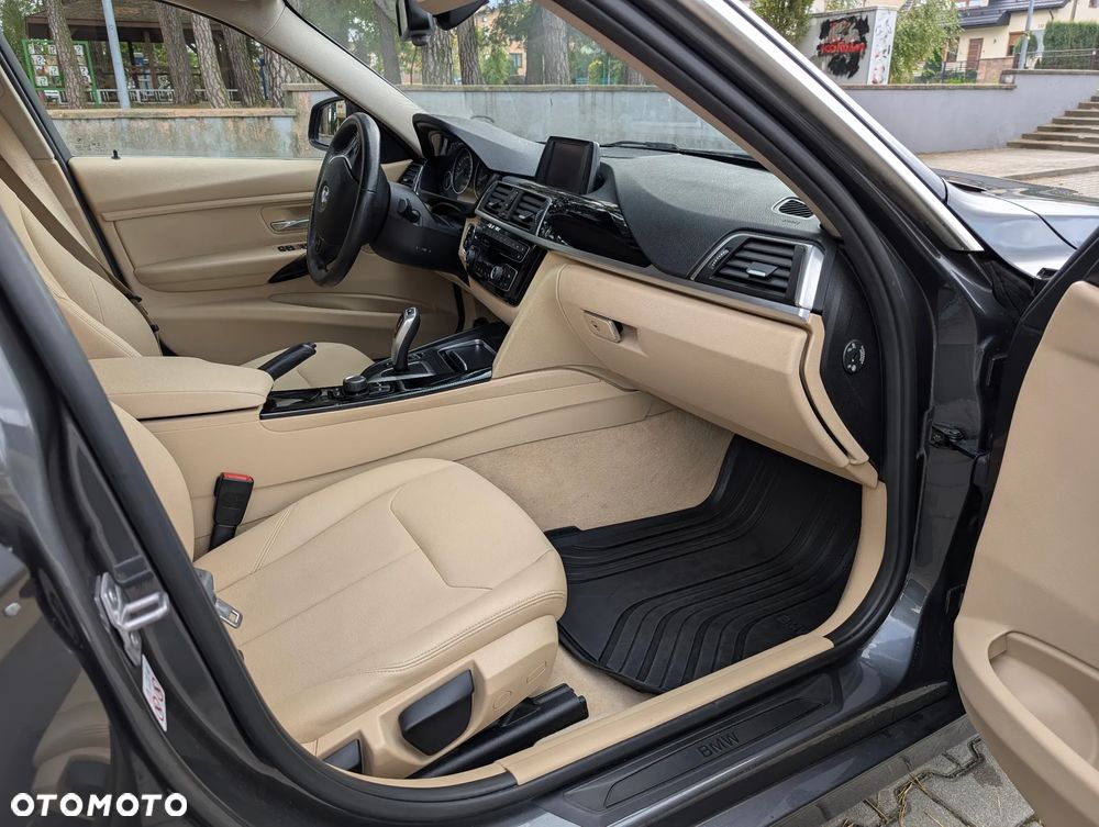 BMW Seria 3 320i Advantage - 22