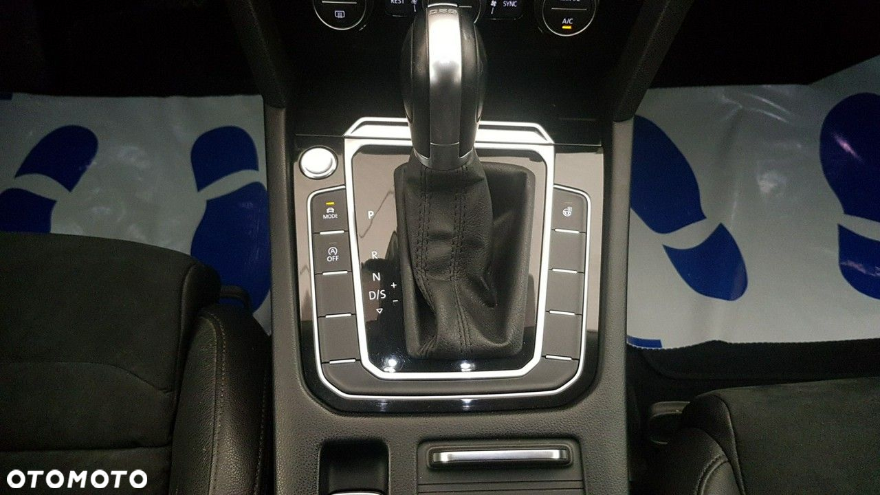 Volkswagen Passat - 31