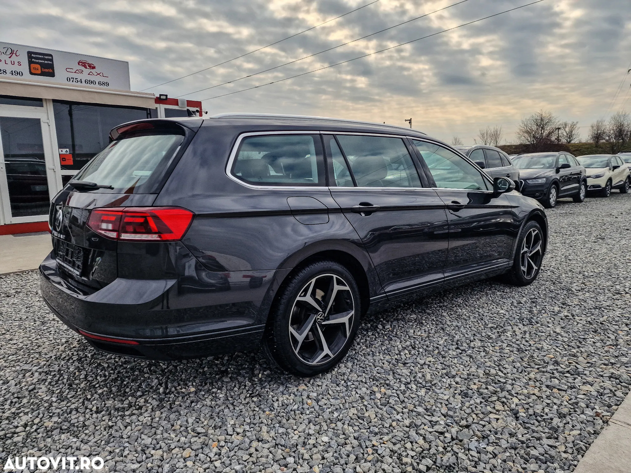 Volkswagen Passat - 8