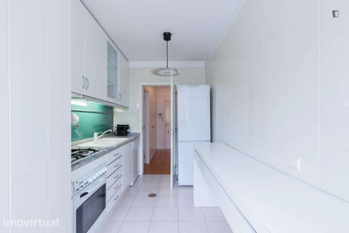 Apartamento com 1 quartos - localizado em Ramalde Porto - Grande imagem: 4/17
