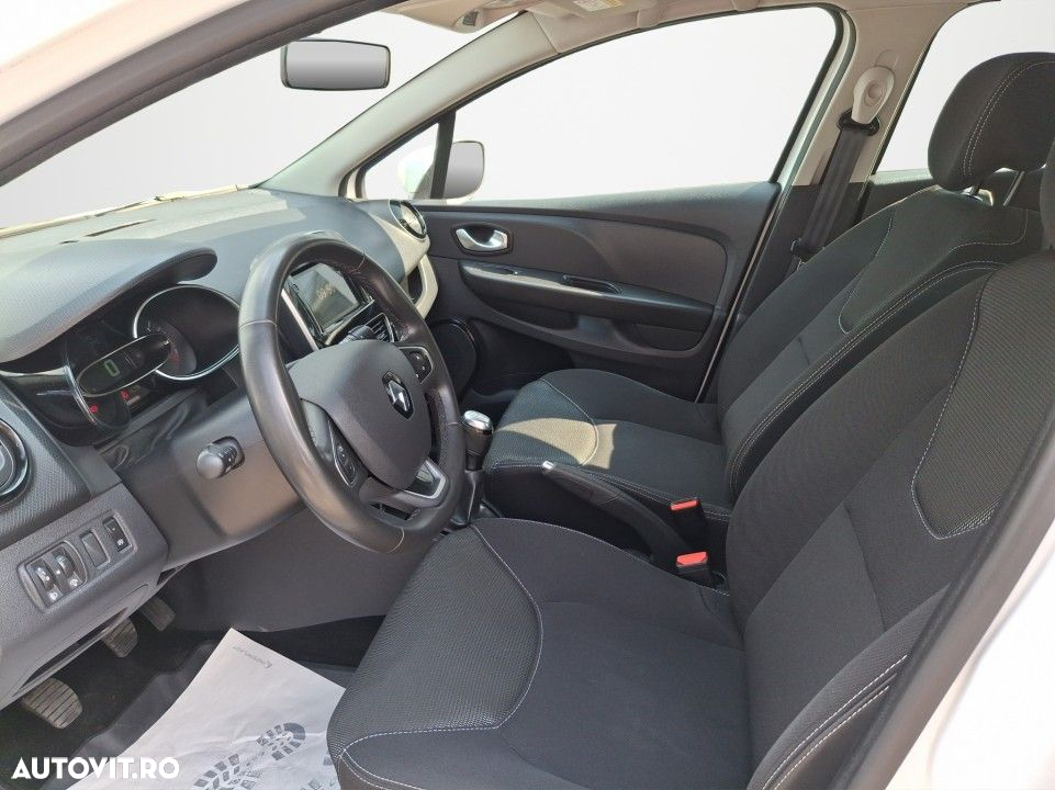 Renault Clio - 9