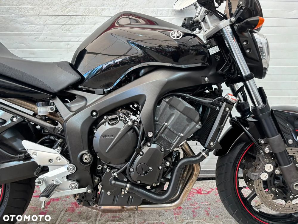 Yamaha FZ - 16