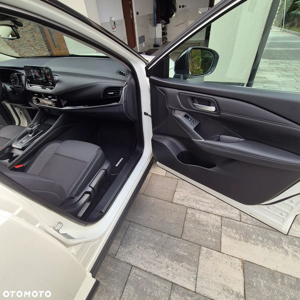 Nissan Qashqai 1.3 DIG-T mHEV N-Connecta Xtronic - 28