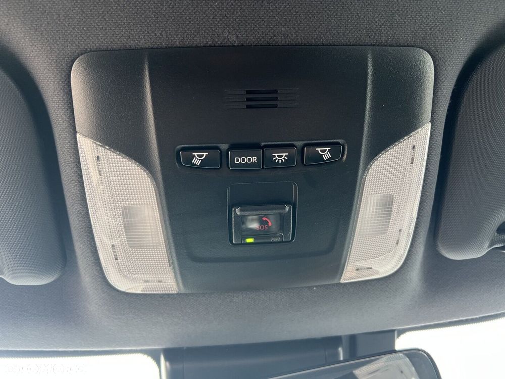 Toyota Corolla 1.8 Hybrid Comfort - 22