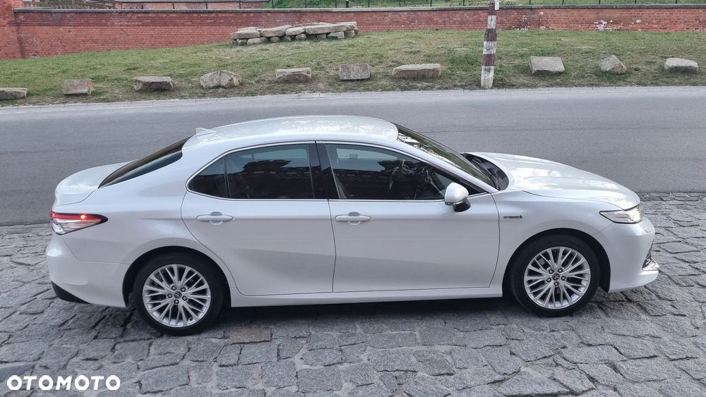 Toyota Camry 2.5 Hybrid Executive CVT - 6